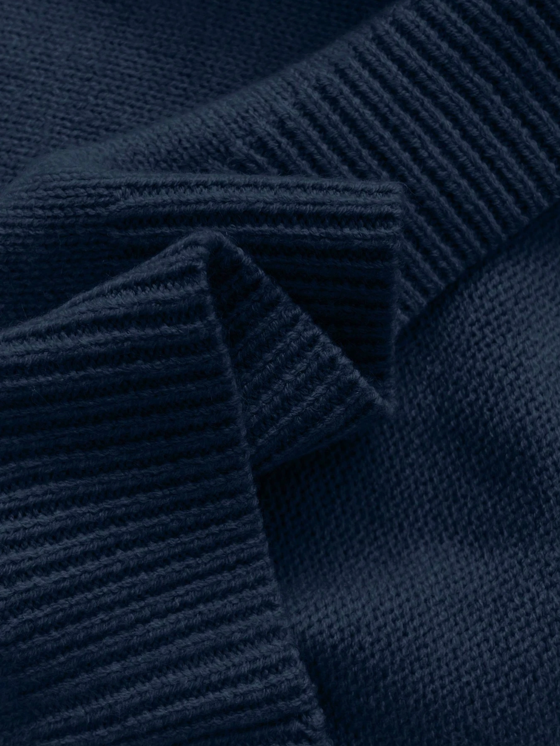 Céline | Elegante jersey de punto con cuello de encaje